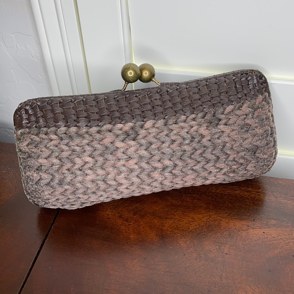 Kayu Brown Raffia & Cotton Clutch With Kiss Clasp